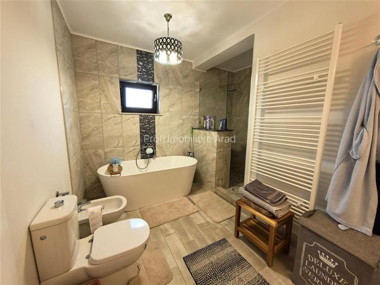 Vila impunatoare cu 6 camere spatioase in stil american - 28