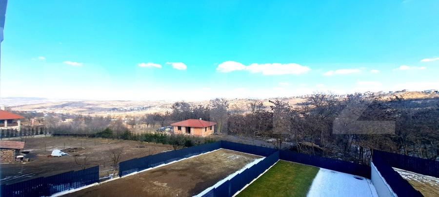 Casa in regim cuplat, 6 camere, 320 mp utili, teren 612 mp, situata in Borhanci - 2