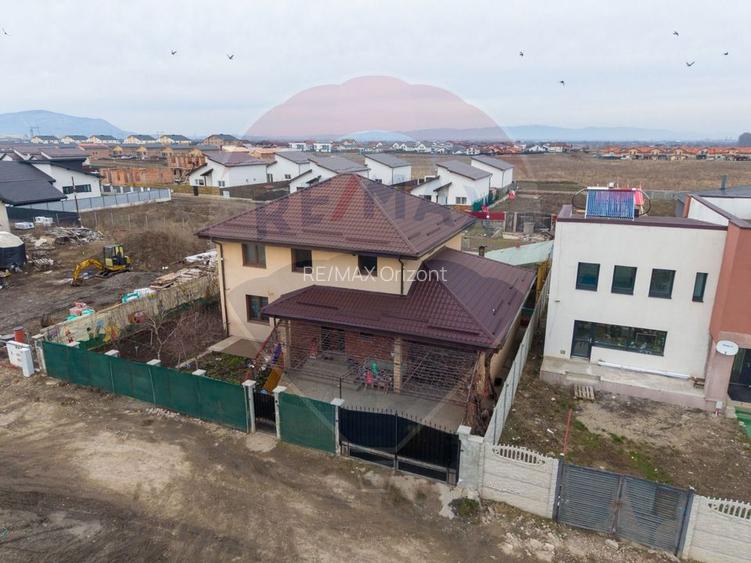 Acasa incepe aici-5 camere,curte 500mp si garaj in Sanpetru - 28