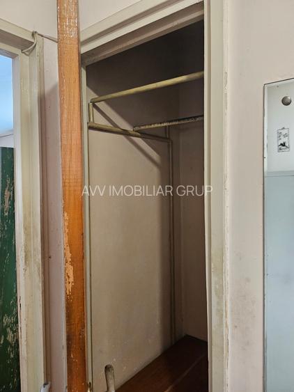 Titan, strada Liviu Rebreanu, langa Mega Image si Bebe Tei - 5