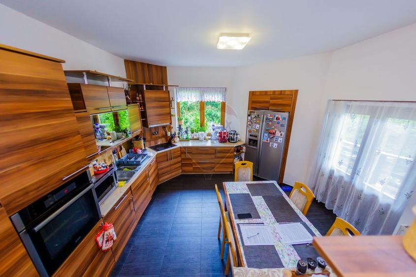 Casa De Vanzare-CEA MAI FRUMOASA PRIVELISTE SPRE BAIA MARE - 11