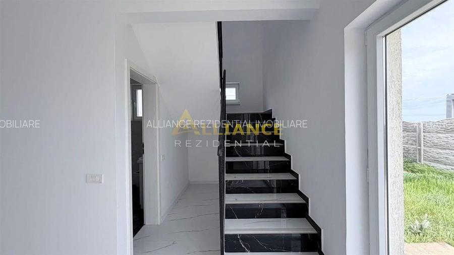 Vila individuala P+1E - 4 camere - 2 bai - teren 560mp - - 12