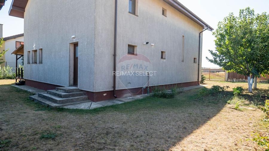 Vanzare vila deosebita cu 4 camere, Branesti - Autostrada Soarelui - 28