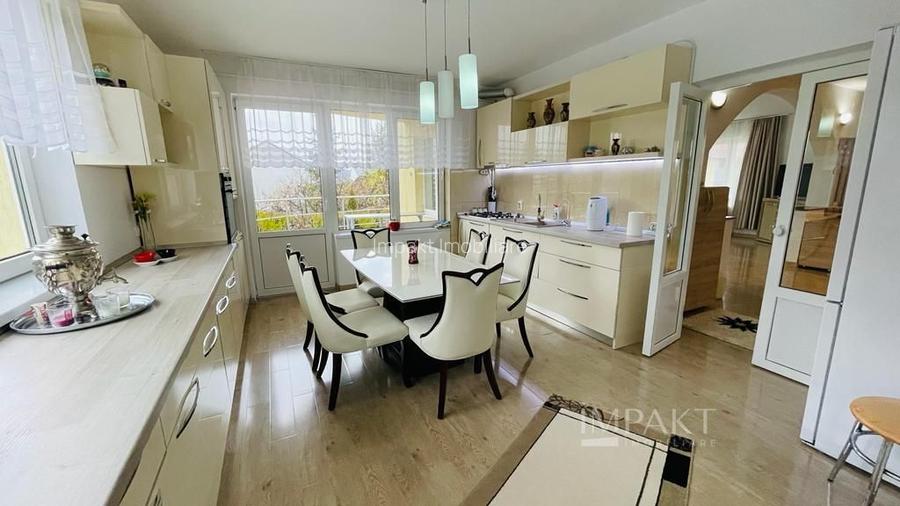 Casa deosebita cu 7 camere si piscina exterioara in cartierul Zorilor - 3