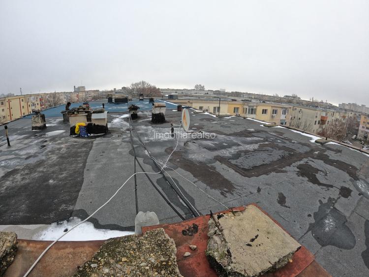 Oportunitate de Investitie: Apartament cu Doua Camere decomandat - 12