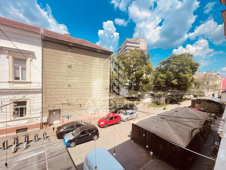 Apartament 3 camere, curte cu acces auto, ULTRACENTRAL - 2