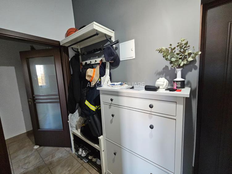 Apartament 2 camere, decomandat, etaj 2 din 2, cu pod, zona Aeroport, comision 0 - 6