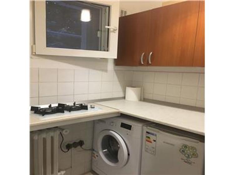 Inchiriere garsoniera Piata Alba Iulia, etajul 1