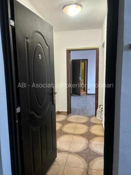 Calea Grivitei--Metrou Grivita,apartament 3 camere  nemobilat/semimob - 4