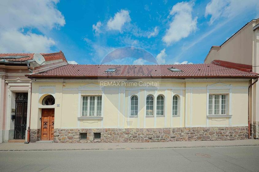 Casă cu 4 camere de închiriat în zona Ultracentrală - 2