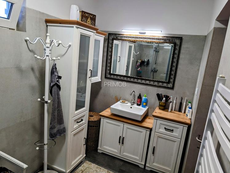 Bazilescu,D+P+E+M,parc/Metrou-5 min.pe jos,5 camere+subsol+mansarda,negociabil - 5