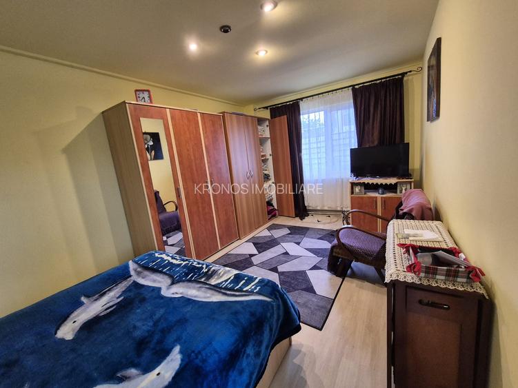 PALAZU MARE APROAPE DE LAC VILA P+1E SI TEREN 1.400 MP. IDEAL REZIDENTIAL - 4