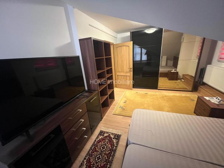 Apartament 3 camere, 9 Mai - 5