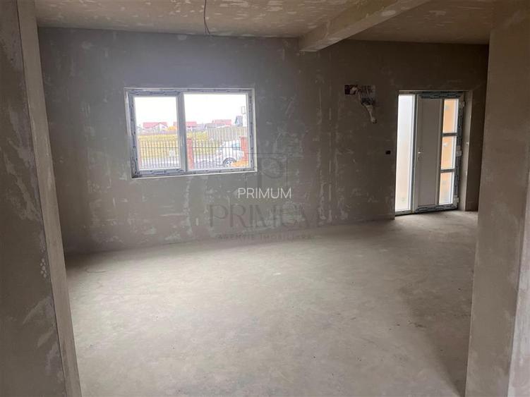 Casa individuala - teren generos - toate utilitatile - living mare - 8