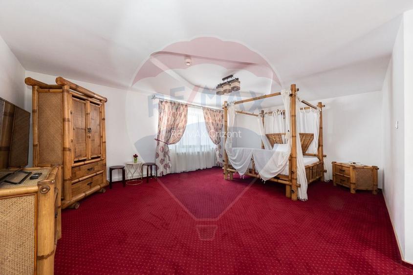 Pensiune cu restaurant și spații comerciale, central Râșnov - 16