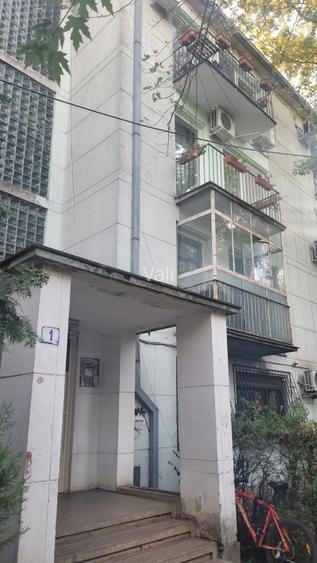 Inchiriez apartament 2 camere, etaj 2, str. Jean Monnet, sector 1,, București  - 13