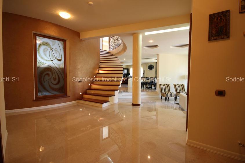 O casa deosebita cu Piscina - 5