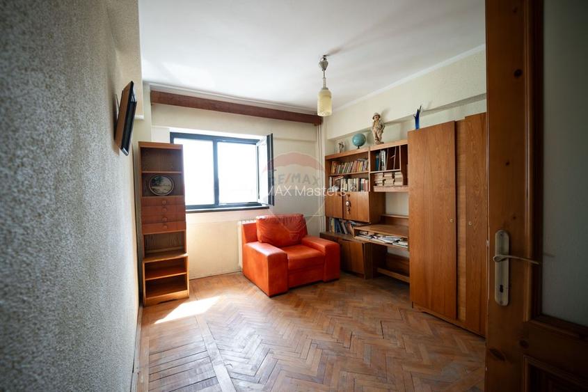 Apartament cu 4 camere de vânzare în zona Central - 28