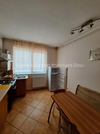 Apartament cu 2 camere decomandat de inchiriat in Sibiu zona Strand - 2