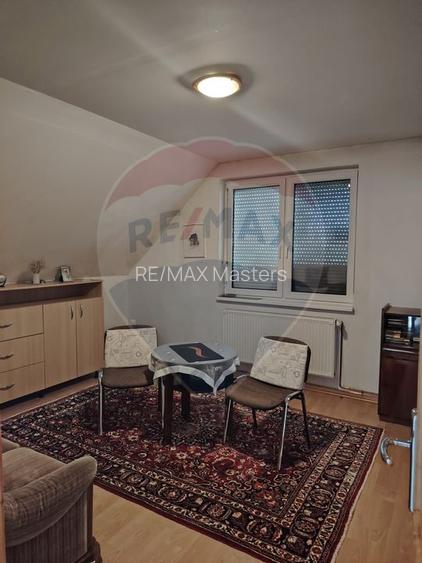 Casă / Vilă cu 8 camere de vânzare în zona Central - 26