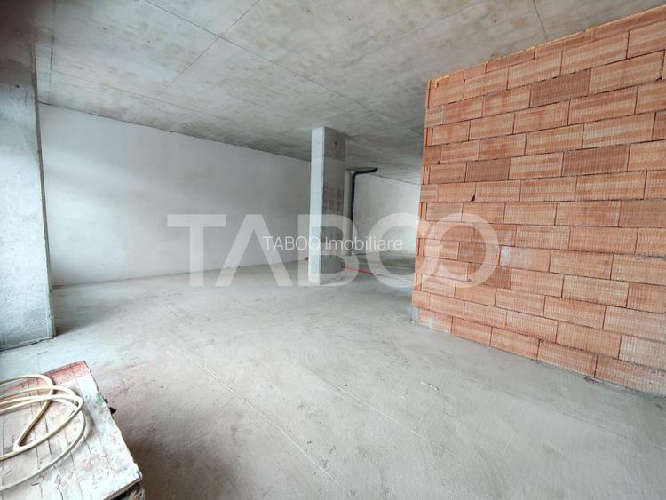 Spatiu comercial open space generos stradal cu vitrine Turnisor Sibiu - 6