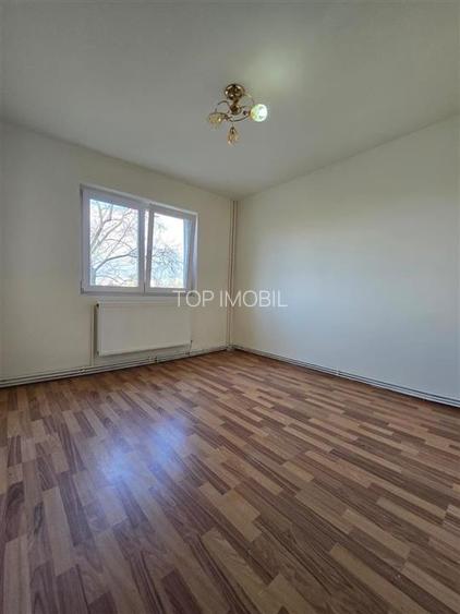 Etaj 2 - Mircea cel Batran, 2 camere, liber - 3