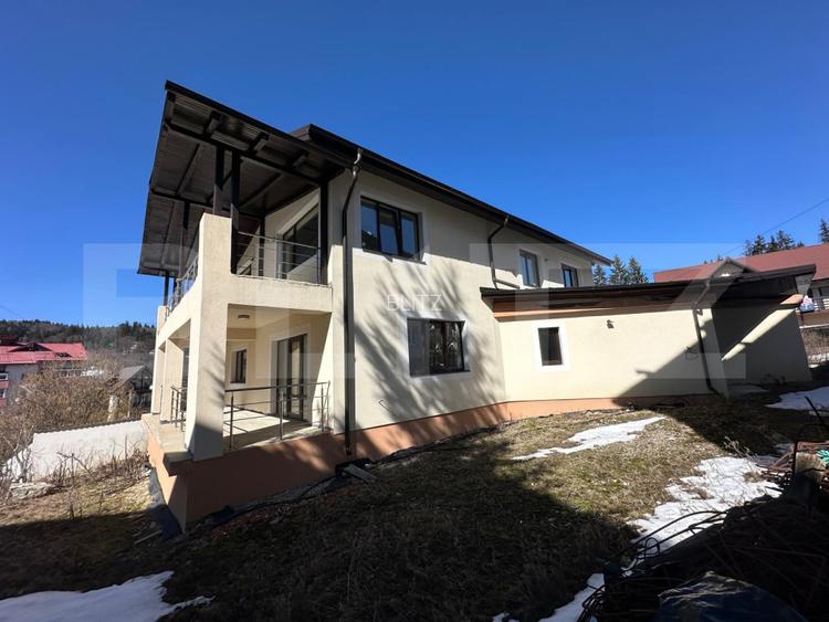 Casa familiala spatioasa de vanzare - Predeal - 2