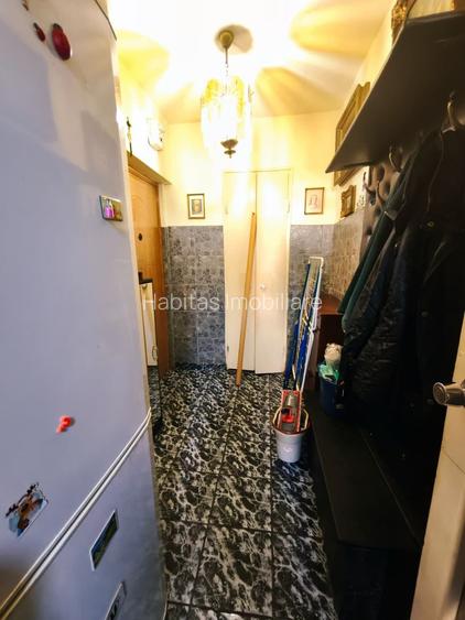 Apartament 2 camere, decomandat, parter cu balcon, GARAJ,  zona Mercur - 11