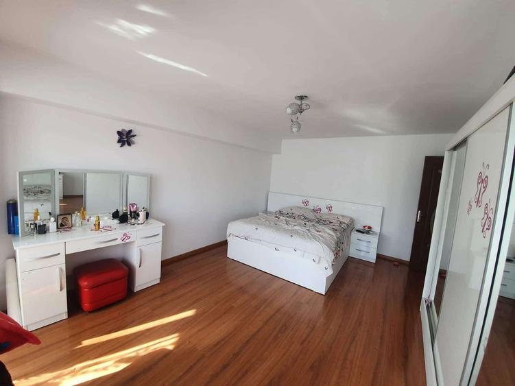 Apartament 4 camere renovat Piata Mare
