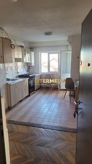 Apartament cu 2 Camere, Decomandat, Boxă la subsol, etaj 1, 2 balcoane