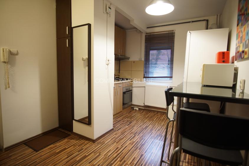 Vitan Mall Garsoniera Decomandata Centrala Proprie Bloc Reabilitat - 10