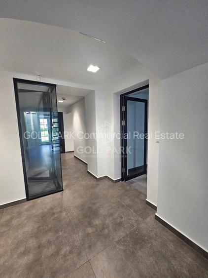 Cladire de Birouri - Zona Centrala - Terase / Locuri de Parcare - 91