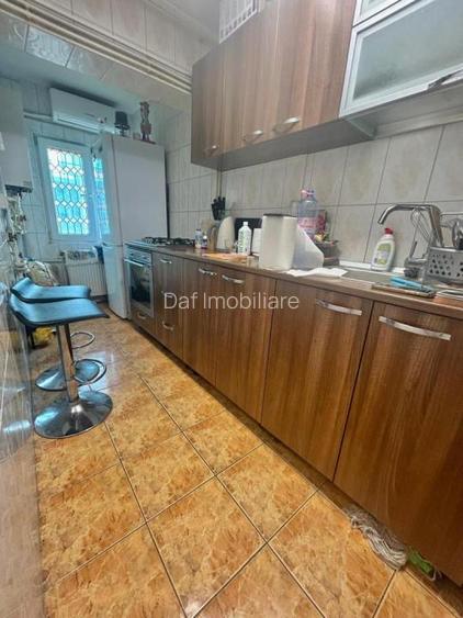 59990 euro - garsoniera Gorjului -bloc 1981-centrala proprie -etaj 1 - 3