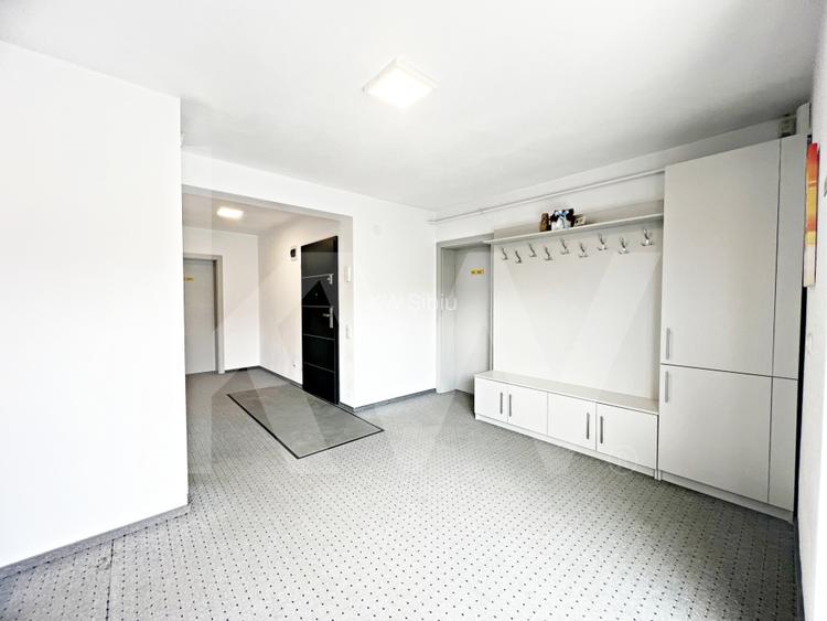 Casa mare cu teren generos – perfect impartita pentru birouri sau 4 apartamente - 19