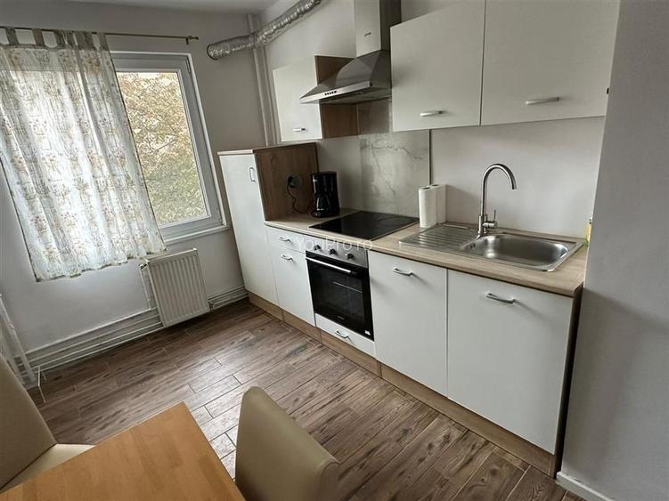 Decomandat cu Centrala Centru Gh Lazar - 2