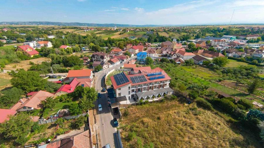 Hotel / Pensiune cu 24 camere de vânzare - Băile 1 Mai - 4