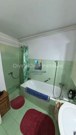 Două case în curte comună, 6 camere + 385 teren - zona semicentrală - 4