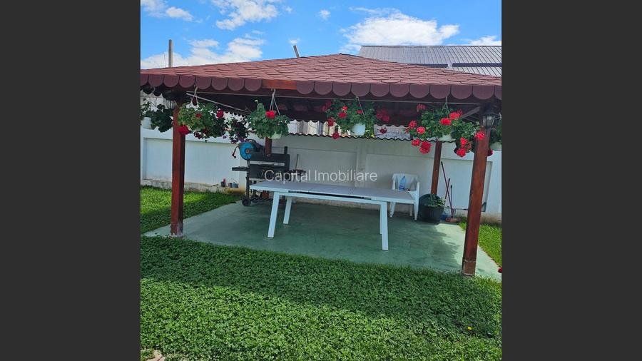 Casa Strejnicu: 150m², 3 dormitoare, 2 băi, 2 garaje
 - 3