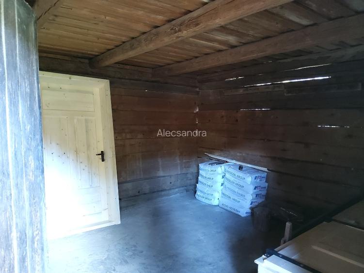 Casă de vânzare lemn tradițională, în Țara Zarandului!  - 14