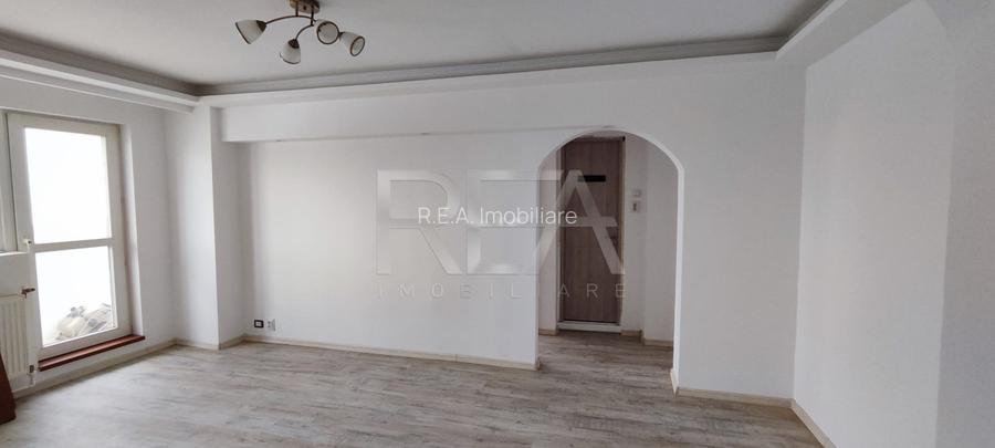 2 camere Vitan decomandat, inst. schimb., an 1983 - 2