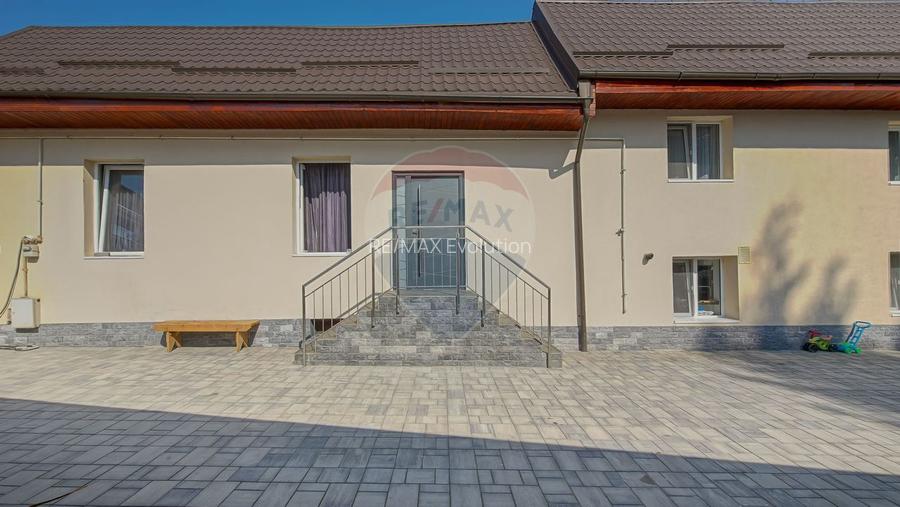 Casă / Vilă Săsească cu 6 camere de vânzare in Vulcan, Brasov - 24