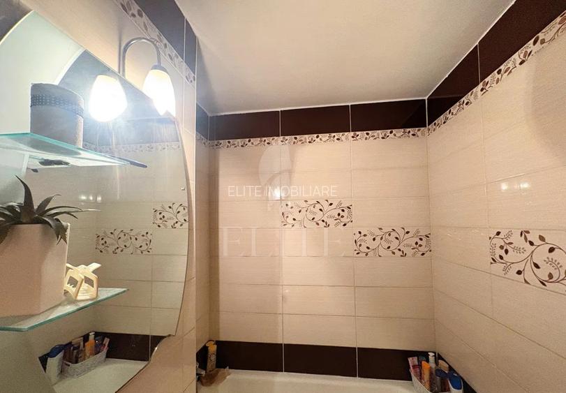 Apartament 3 camere în zona STRADA RETEZAT - 11
