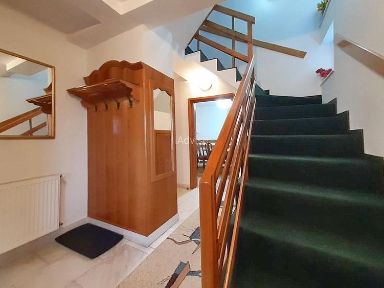 Vila de Inchiriat, Brasovul Vechi - 16