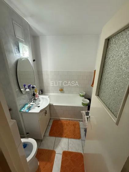 Apartament 2 camere, decomandat, etaj 1/4, zona Nicolina - 6