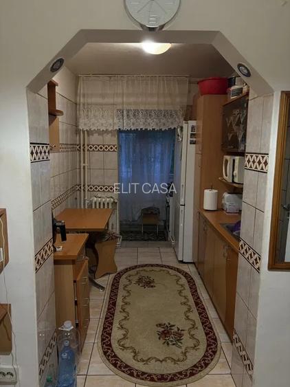 Apartament cu doua camere decomandat, zona Canta - 3