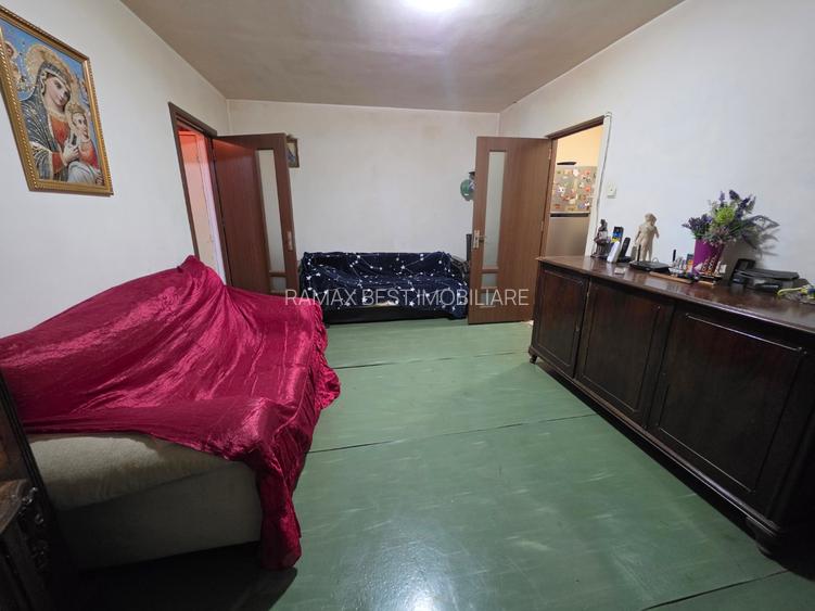 B-ul 1 Decembrie 1918 intersectie Postavarul, 15 minute metrou, la Auchan - 12