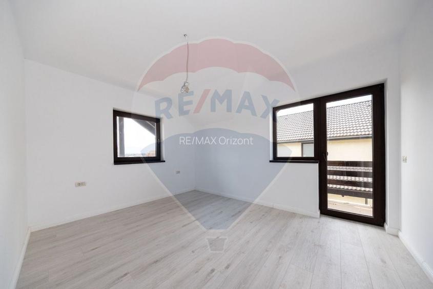 Casă modernă-Sânpetru |toate utilitatile| 420 mp teren | 3 dormitoare - 21