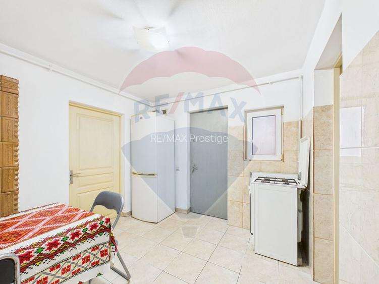 Casă cu două corpuri, ideală pentru firmă, Vitan - 16