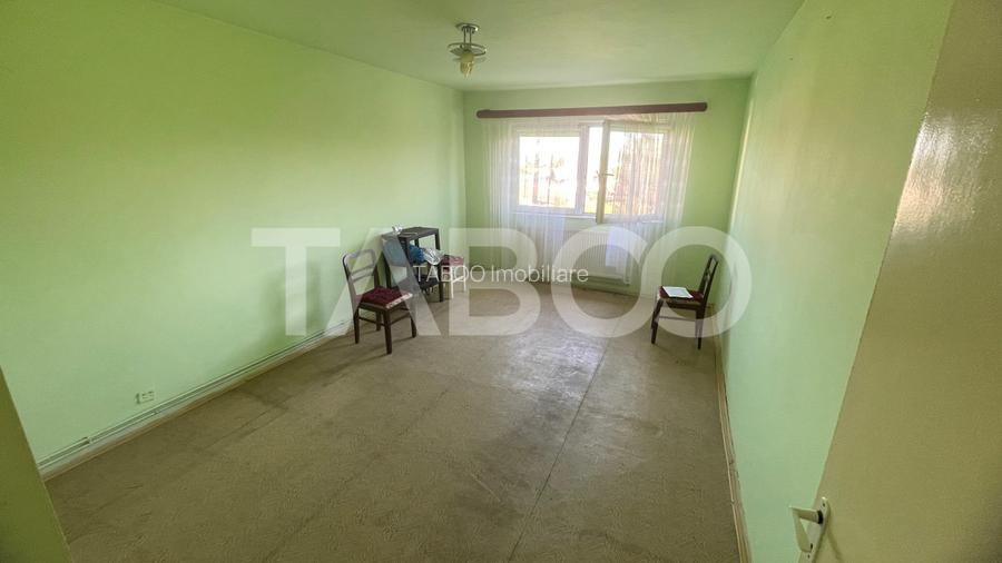 Apartament de vanzare 2 camere cu vedere la munte etaj 4 Vasile Aaron - 2