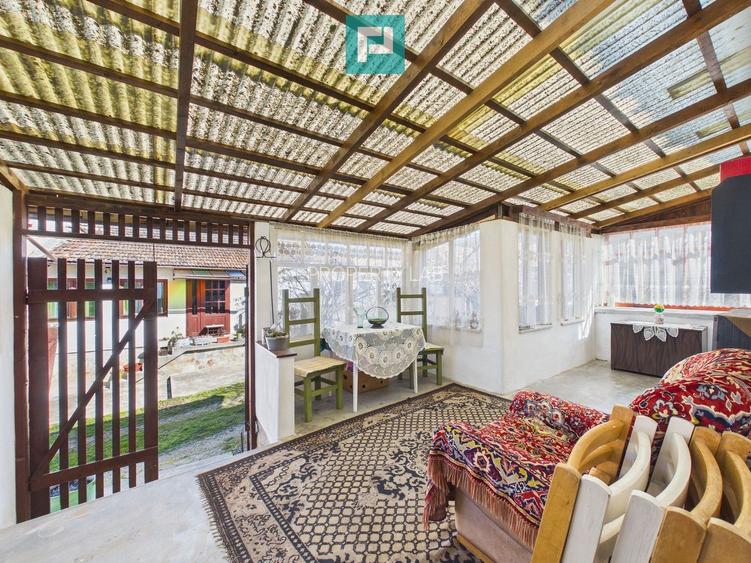 Casă cu 6 camere pe teren de 2029 mp – Miniș - 17